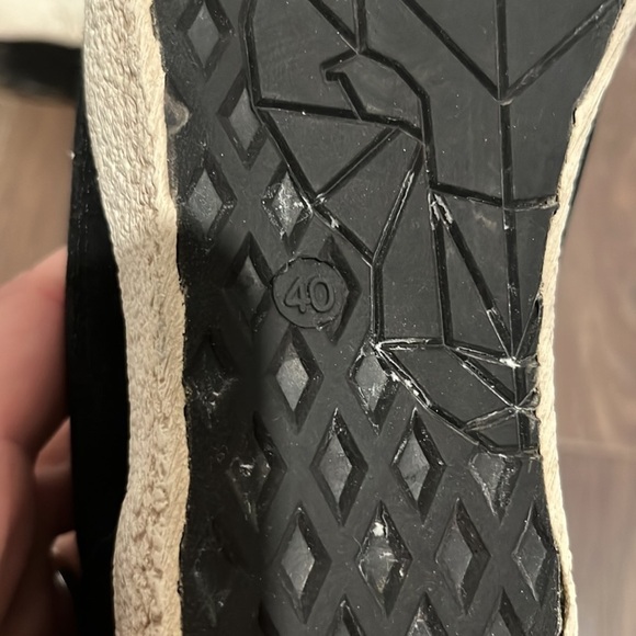 Marc Cain 9 1/2 or 40. fuzzy sneakers. Jaguars. Black white. - Picture 8 of 8